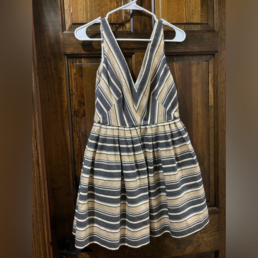 Perfect festive holiday dress!